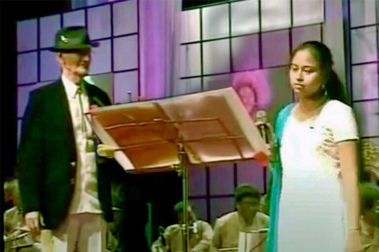 Priyadarshini performing at Legendary Bollywood Music Composer O. P. Nayyar Musical show in his presence in 2006